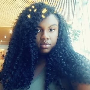 Meet your Posher, Malika